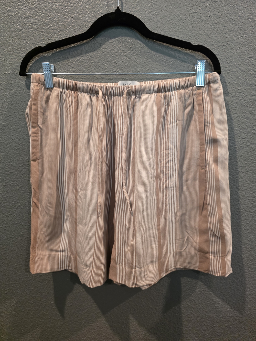 M&S Collection Striped Pull-On Shorts Women's Size 12 Beige/Taupe Elastic Waist